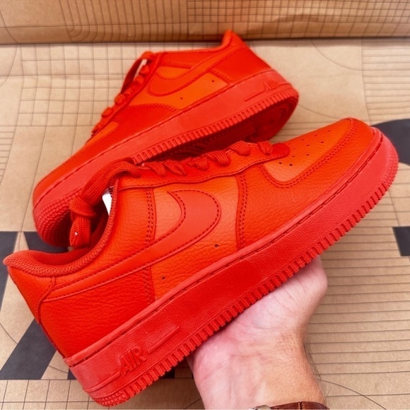 Nike Shoes - WMAN NIKE AIR FORCE 1 RED